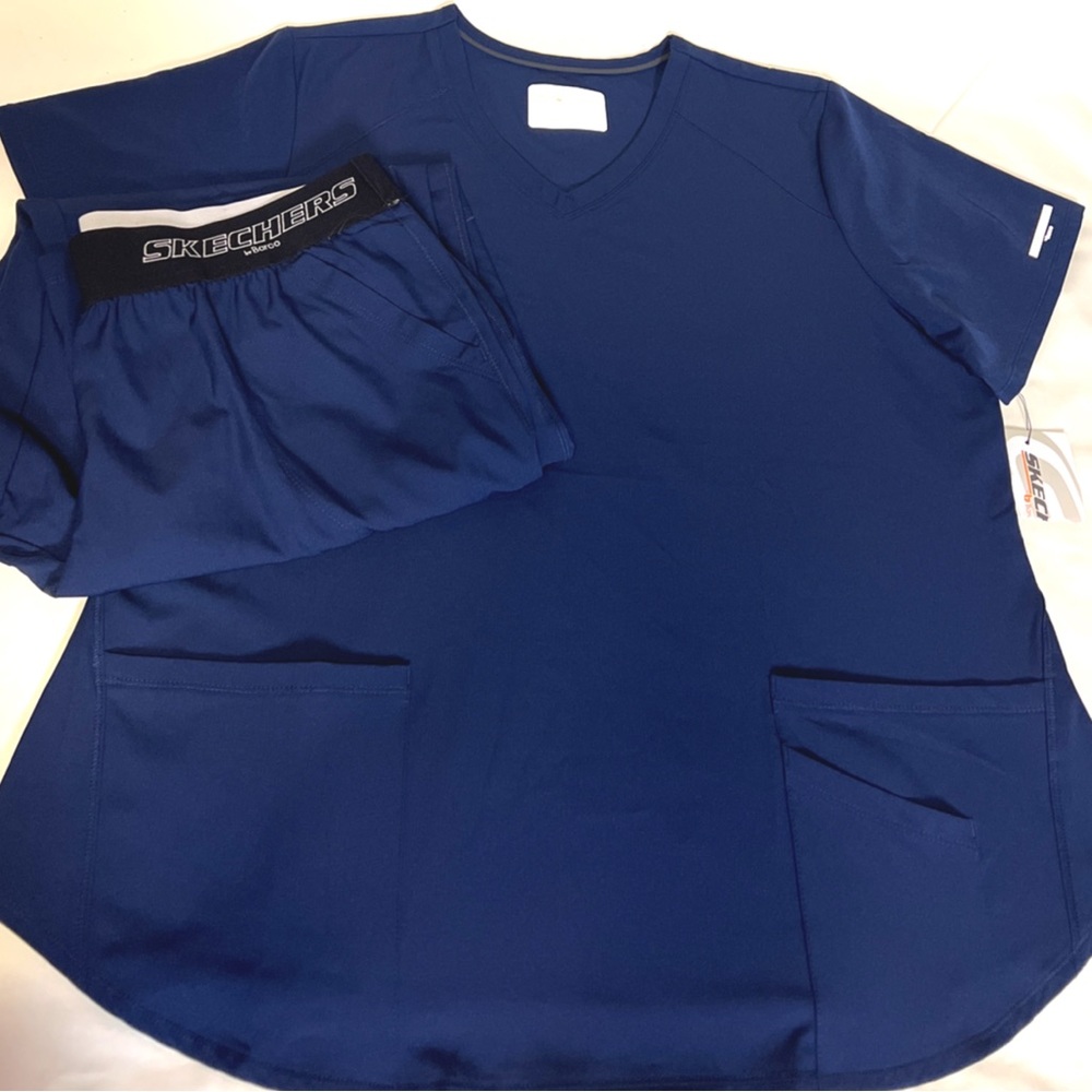 NWT Sketchers by Barco Navy medical scrubs. Moisture wicking, 4 way stretch.